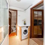 Solis A Cosy With Patio Walk To Будинок відпочинку