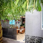 Solis A Cosy With Patio Walk To
