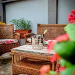Сasa de vacaciones Solis A Cosy With Patio Walk To Constanţa