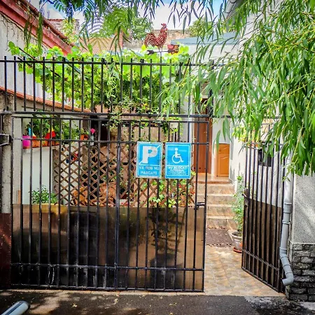 Сasa de vacaciones Solis A Cosy With Patio Walk To *